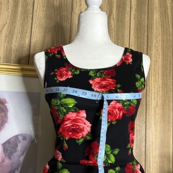 NOBLE DRESS - Picture 9 of 17